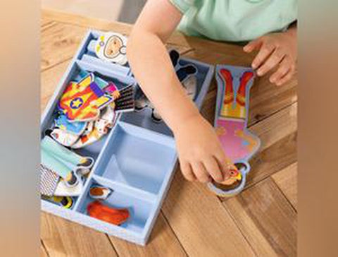 Julia - Magnetic Dress Up Puzzle-Puzzles-13-99 Piece Jigsaw,Dress Up Costumes & Masks,Games & Toys,Imaginative Play,Pretend play,Role Play,Strength & Co-Ordination-Learning SPACE